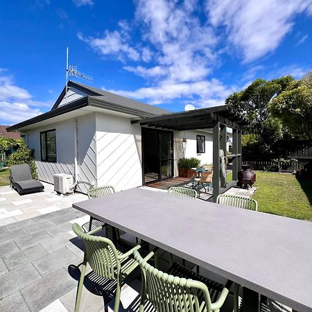 One Street Back From The Beach Papamoa Exterior photo